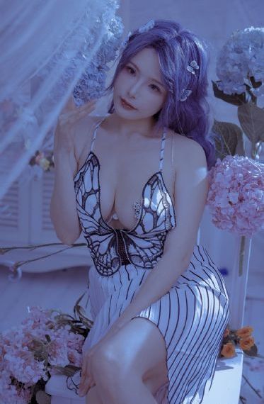上海大美女一级毛片_十万网红美女美酱